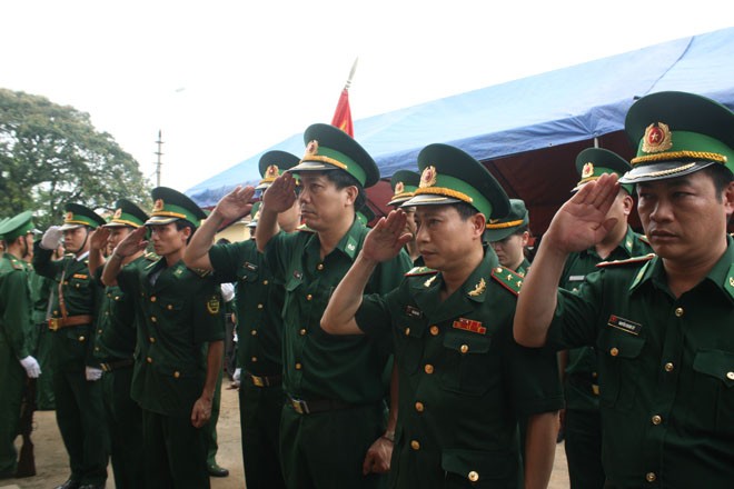 Truy điệu trung tá hy sinh trong vụ nổ súng ở cửa khẩu - ảnh 5